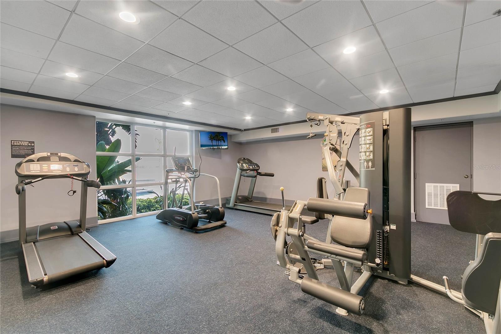 BLUE HERON BCH RESIDENCE TWR 02 CONDO - Residential
