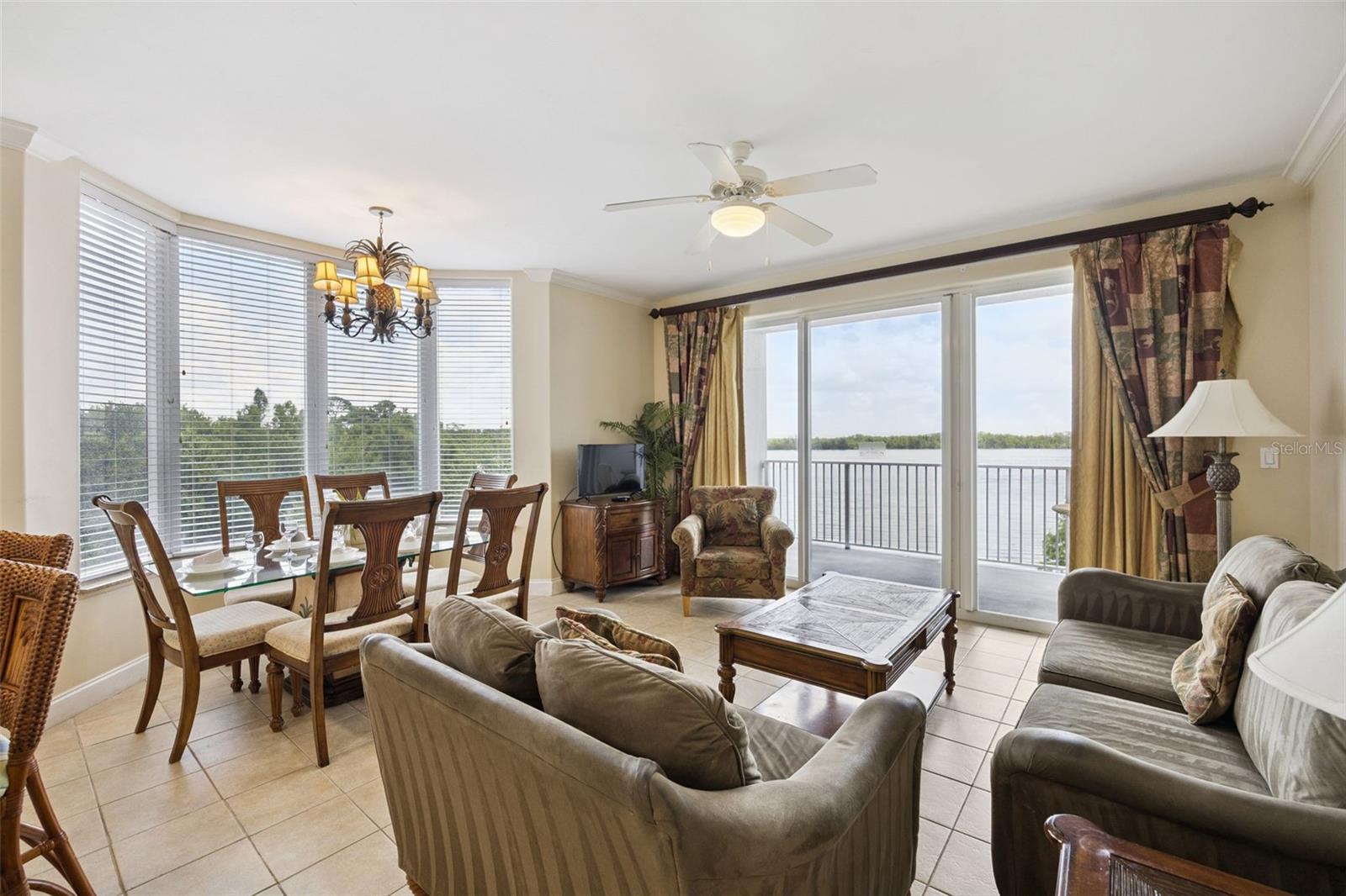 BLUE HERON BCH RESIDENCE TWR 02 CONDO - Residential