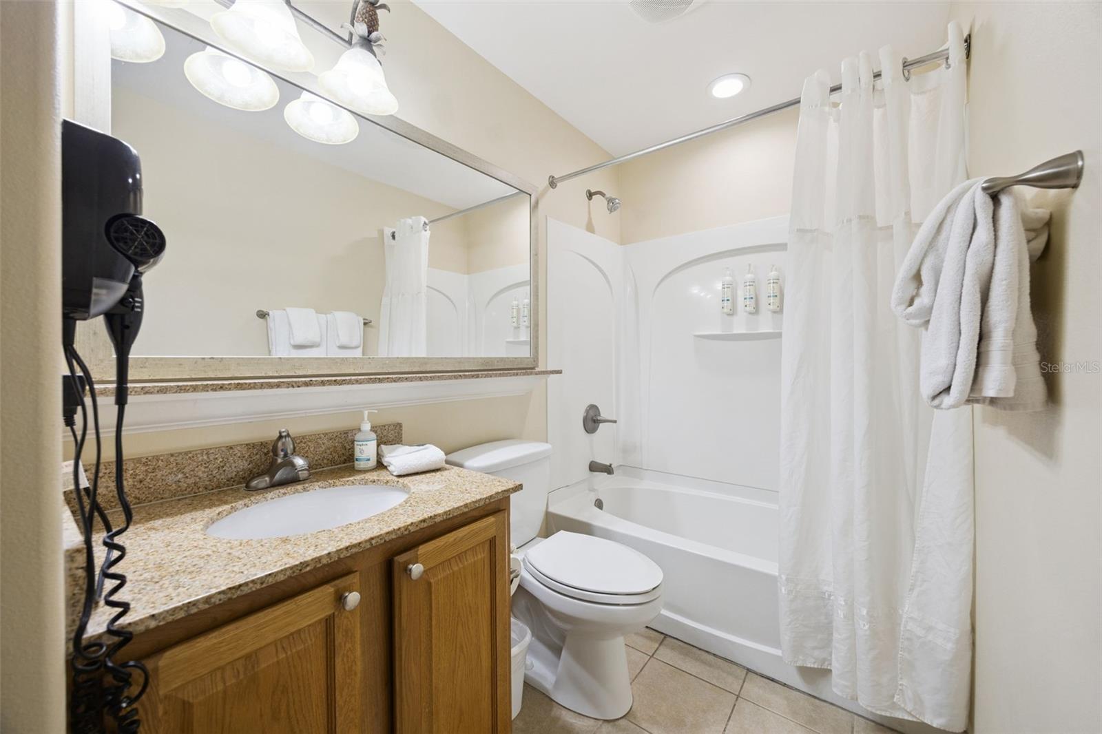 BLUE HERON BCH RESIDENCE TWR 02 CONDO - Residential