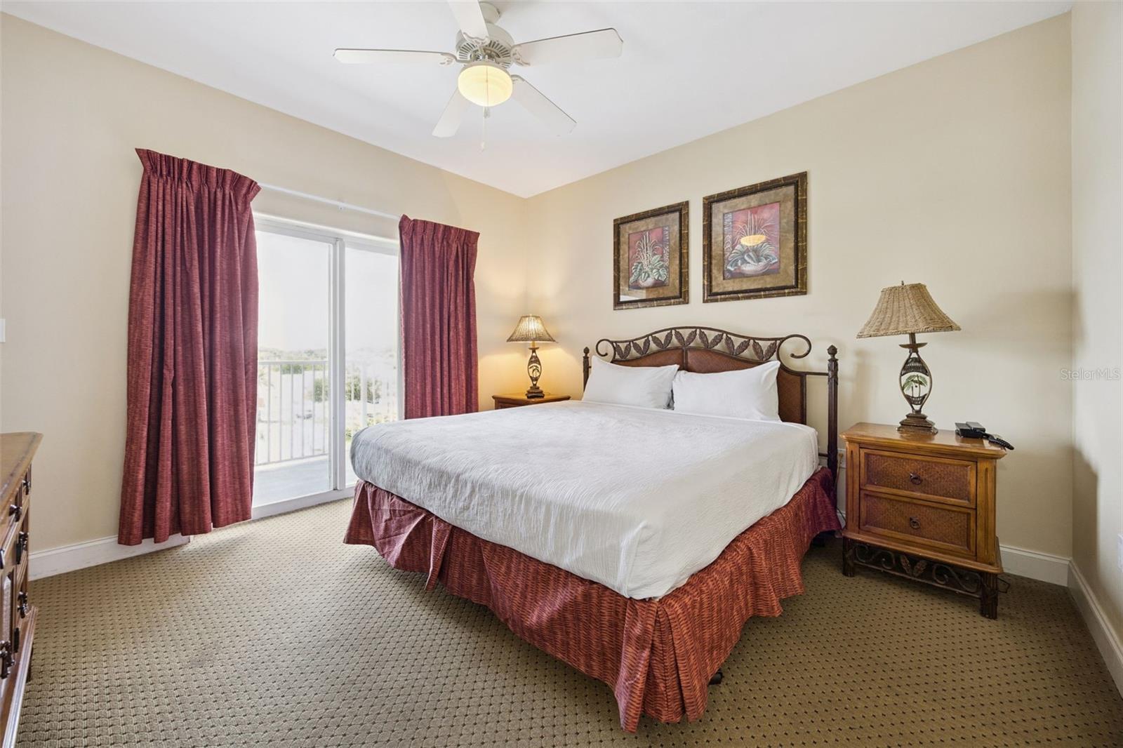BLUE HERON BCH RESIDENCE TWR 02 CONDO - Residential