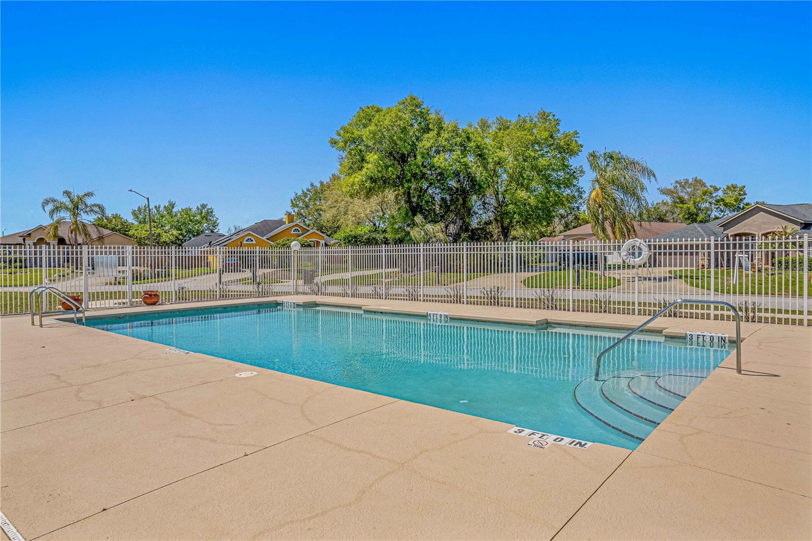 PINE TRACE - Residential