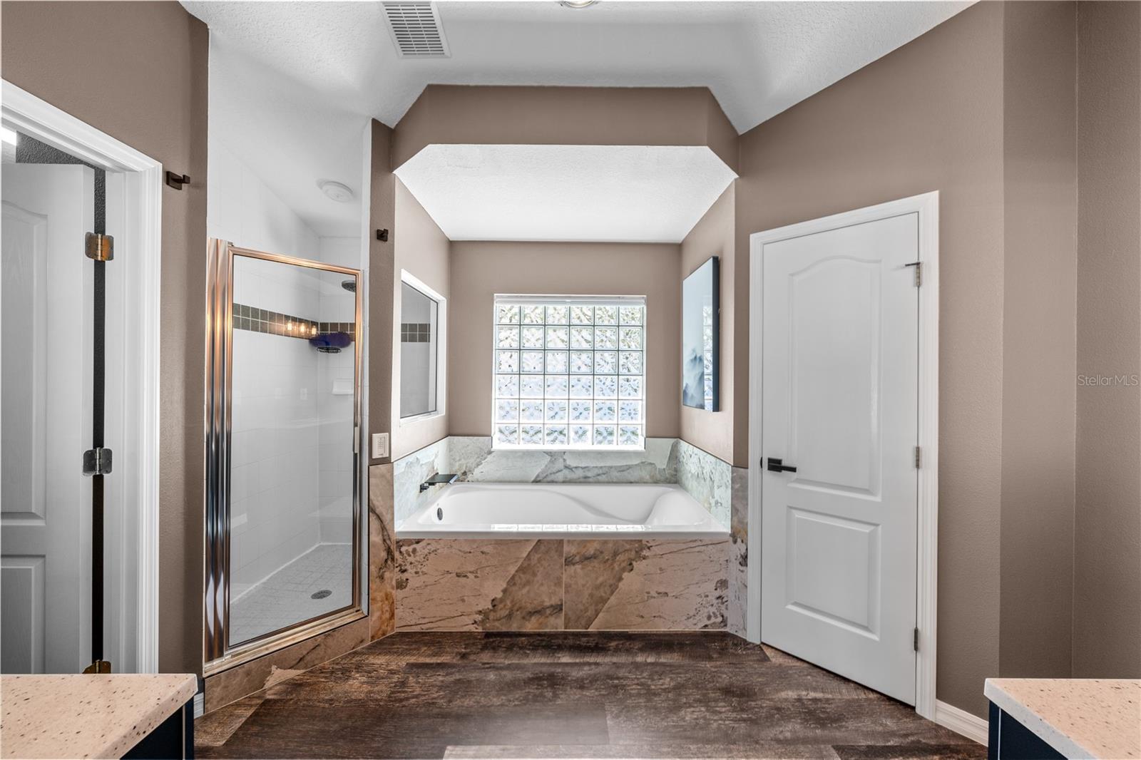 PINE TRACE - Residential