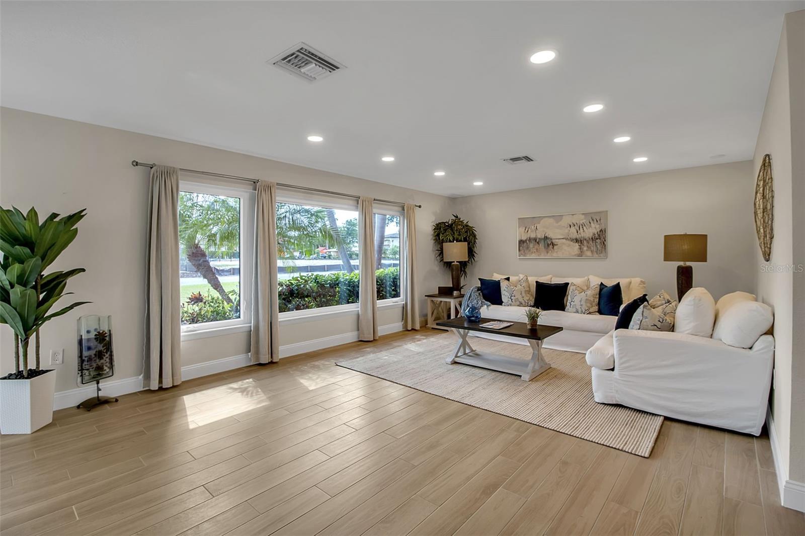 VENICE BAY SHORE SEC - Residential