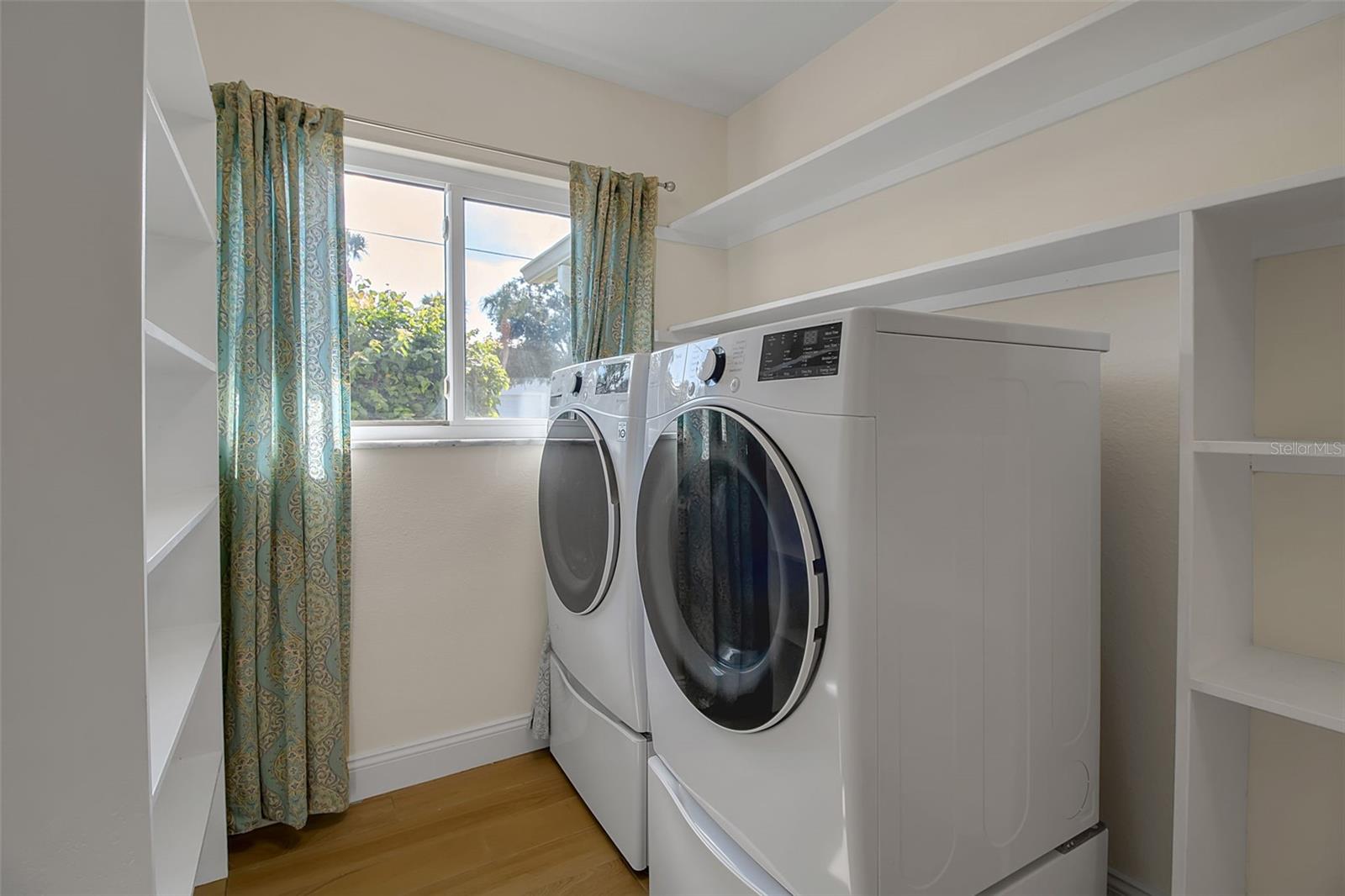 VENICE BAY SHORE SEC - Residential