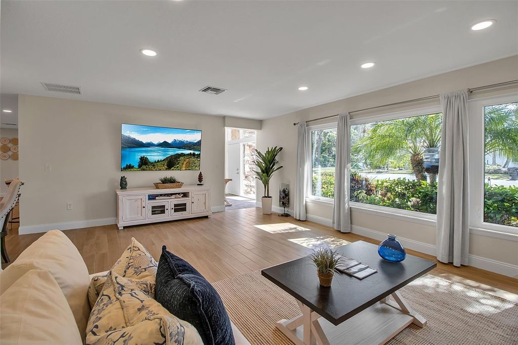 Photo of 318 Nassau Street N, Venice, FL 34285 (MLS # A4669641)