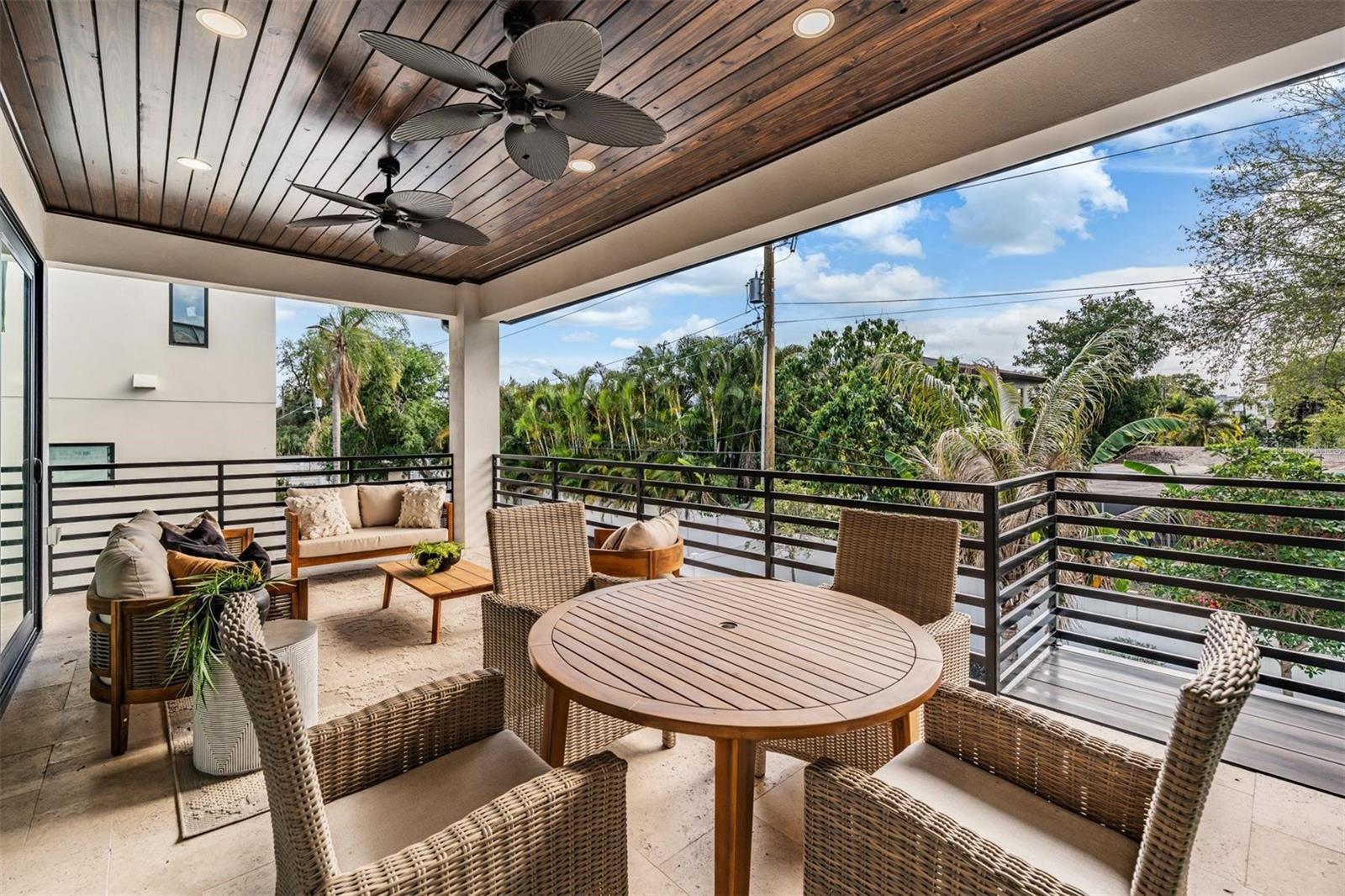 DAVIS ISLANDS PB10 PG52 TO 57 - Residential