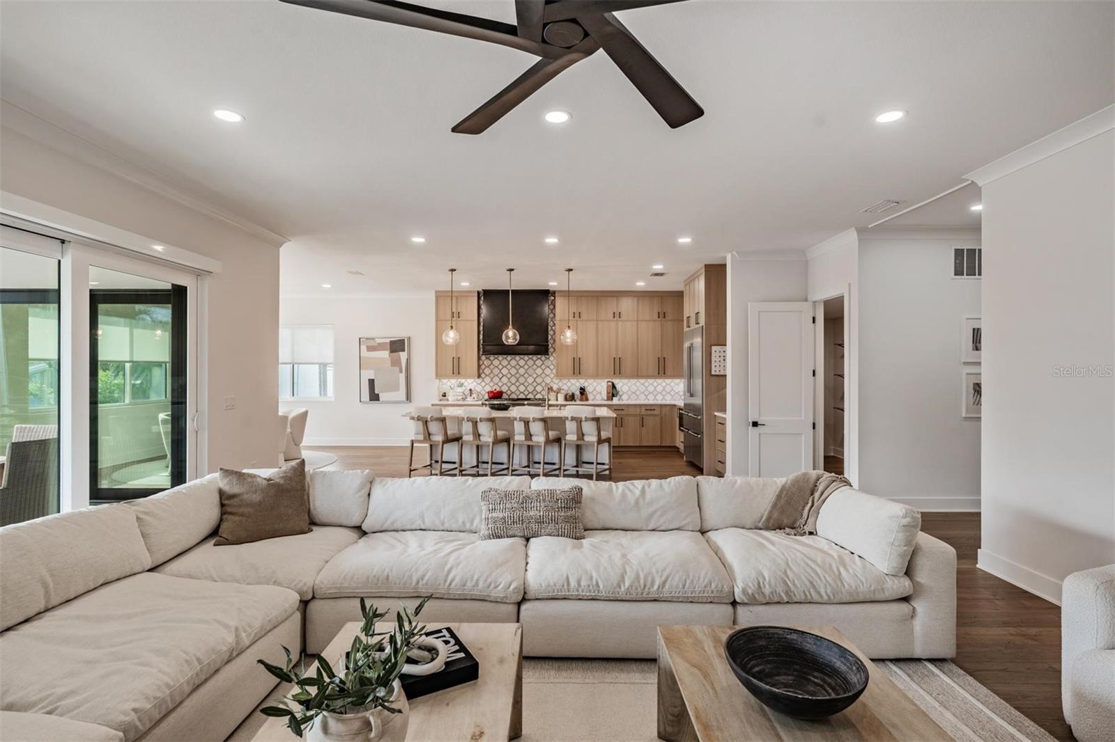 DAVIS ISLANDS PB10 PG52 TO 57 - Residential