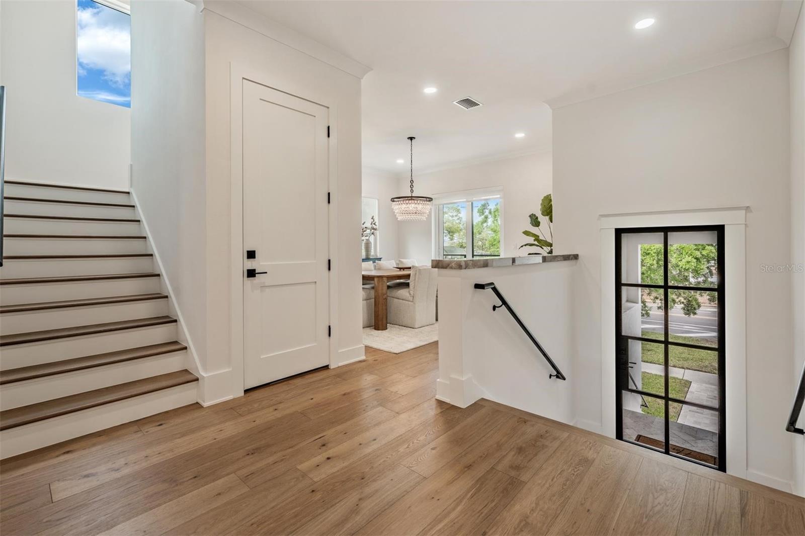 500 E DAVIS BOULEVARD