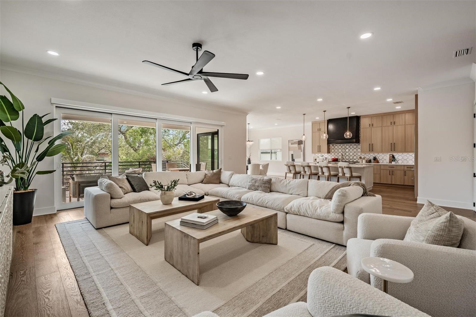 DAVIS ISLANDS PB10 PG52 TO 57 - Residential