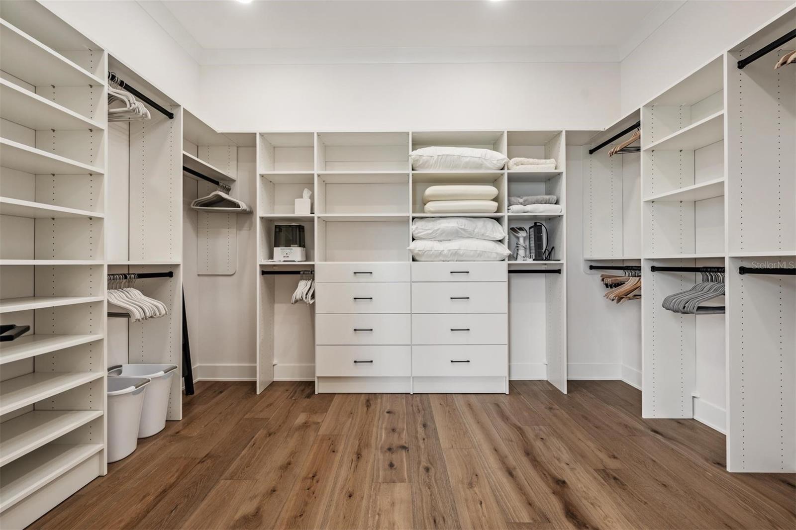 DAVIS ISLANDS PB10 PG52 TO 57 - Residential