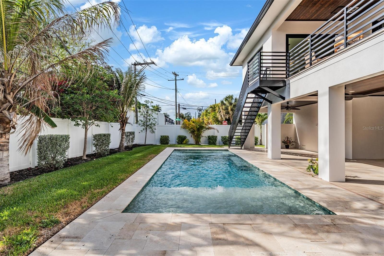 DAVIS ISLANDS PB10 PG52 TO 57 - Residential