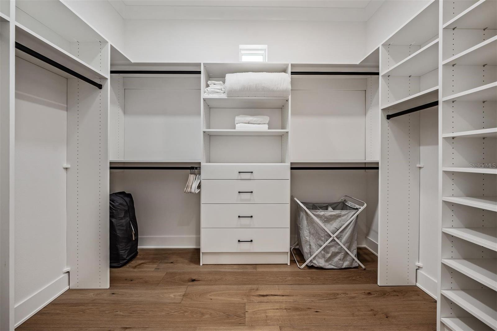 DAVIS ISLANDS PB10 PG52 TO 57 - Residential