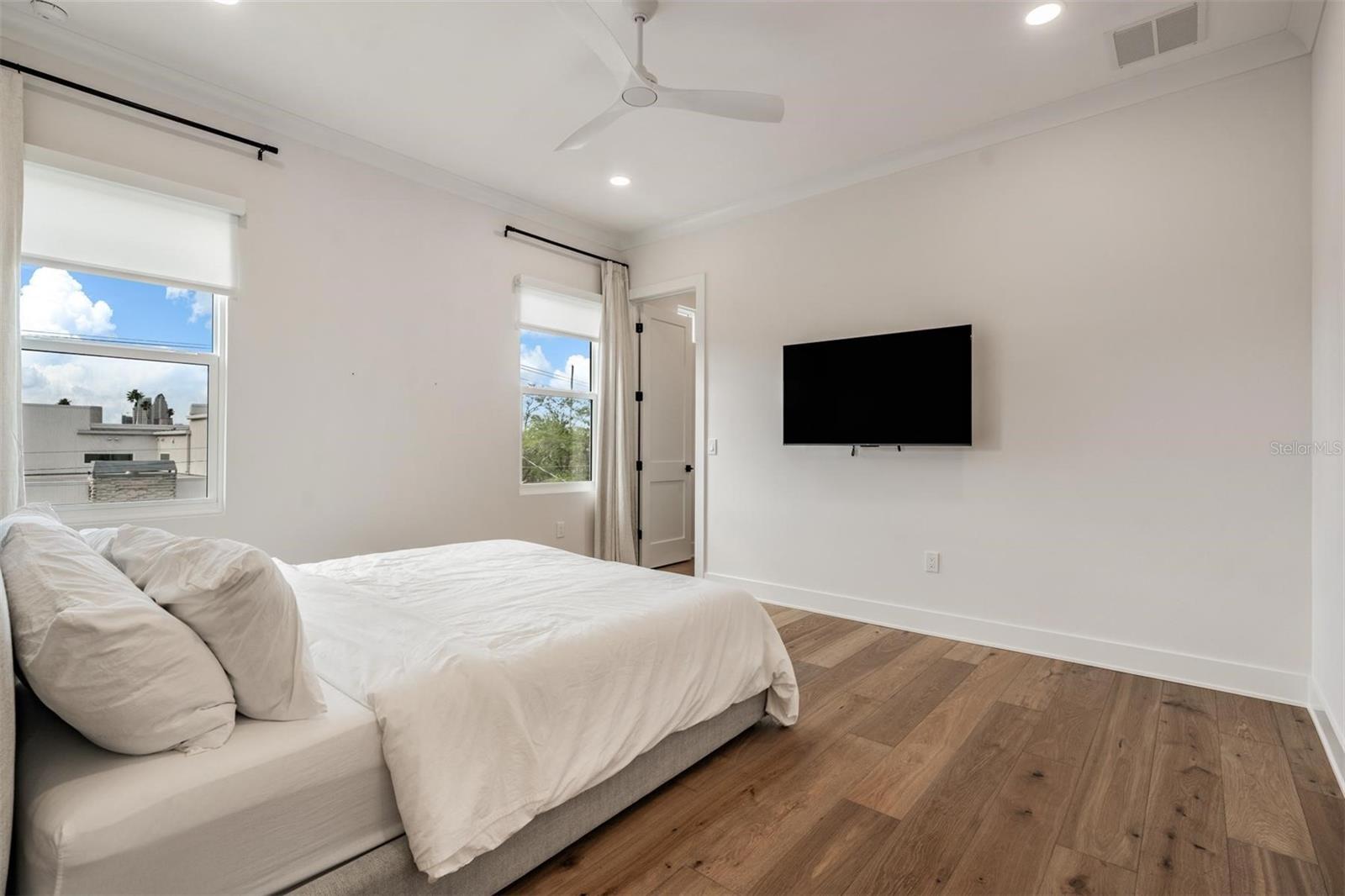 DAVIS ISLANDS PB10 PG52 TO 57 - Residential