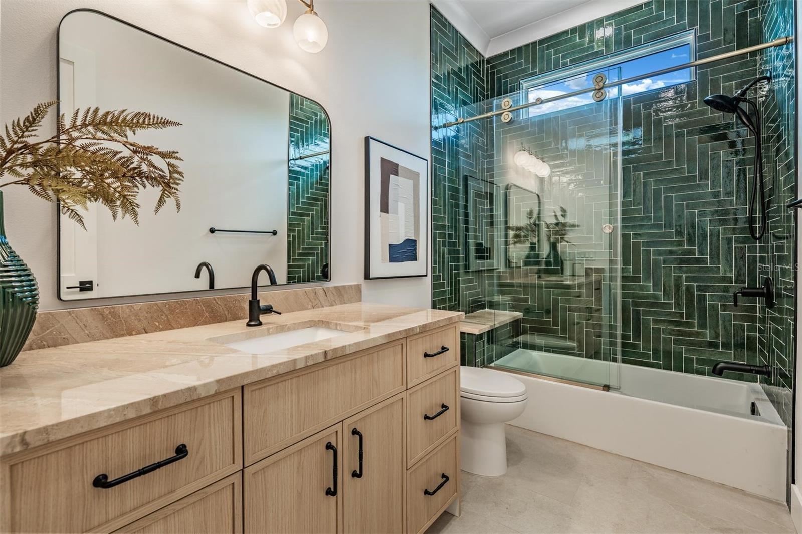 DAVIS ISLANDS PB10 PG52 TO 57 - Residential