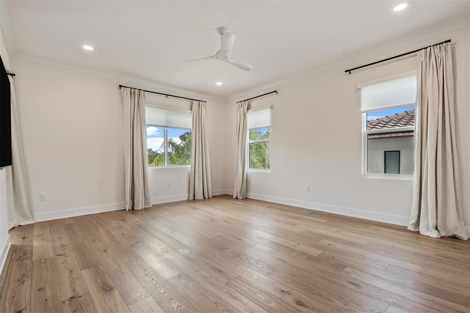 DAVIS ISLANDS PB10 PG52 TO 57 - Residential