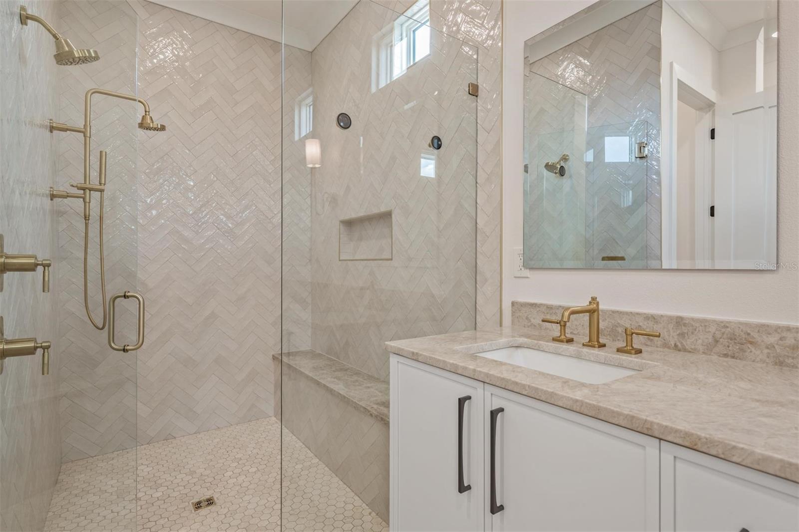 DAVIS ISLANDS PB10 PG52 TO 57 - Residential