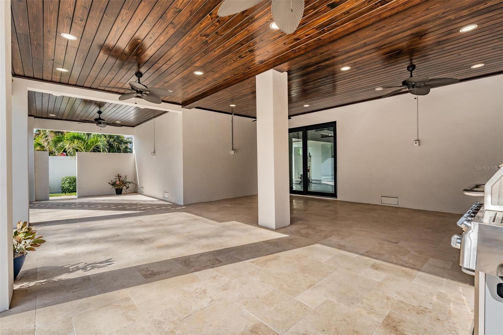 DAVIS ISLANDS PB10 PG52 TO 57 - Residential