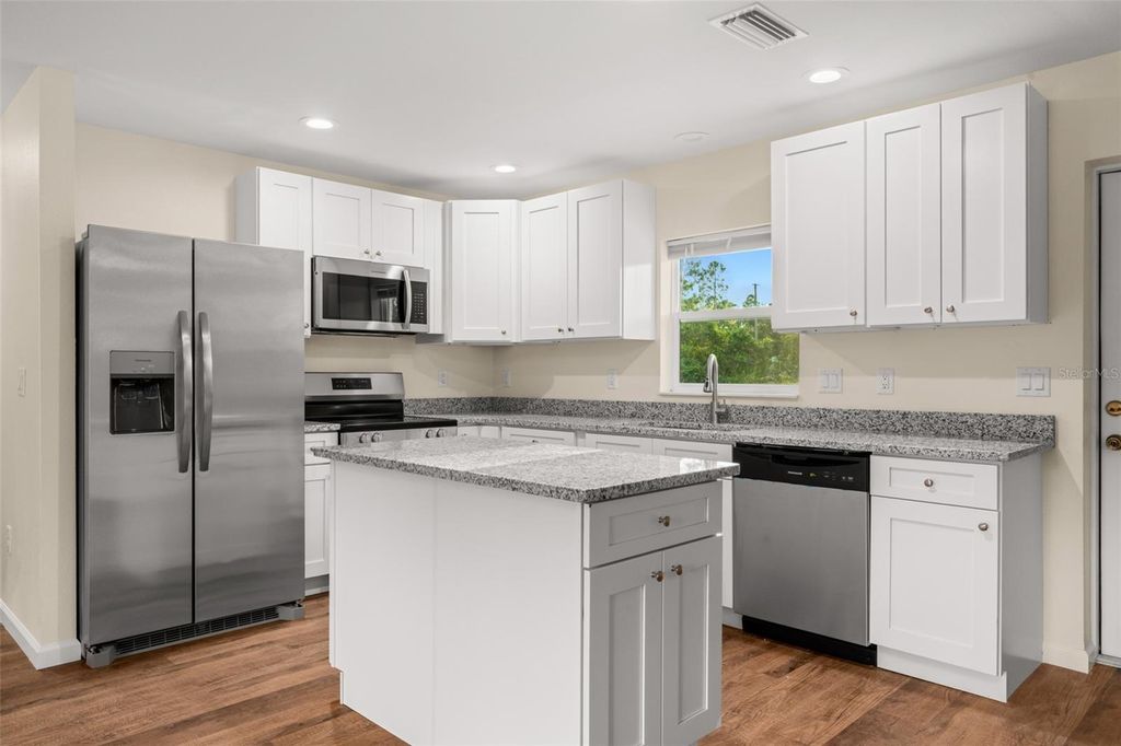 Photo of 1100 Redbird Street, Lake Placid, FL 33852 (MLS # C7515554)