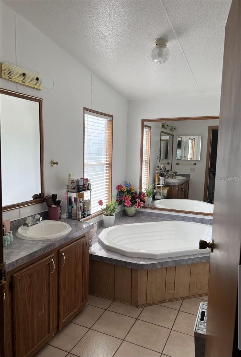 COUNTRY TRAILS PH 05 - Residential