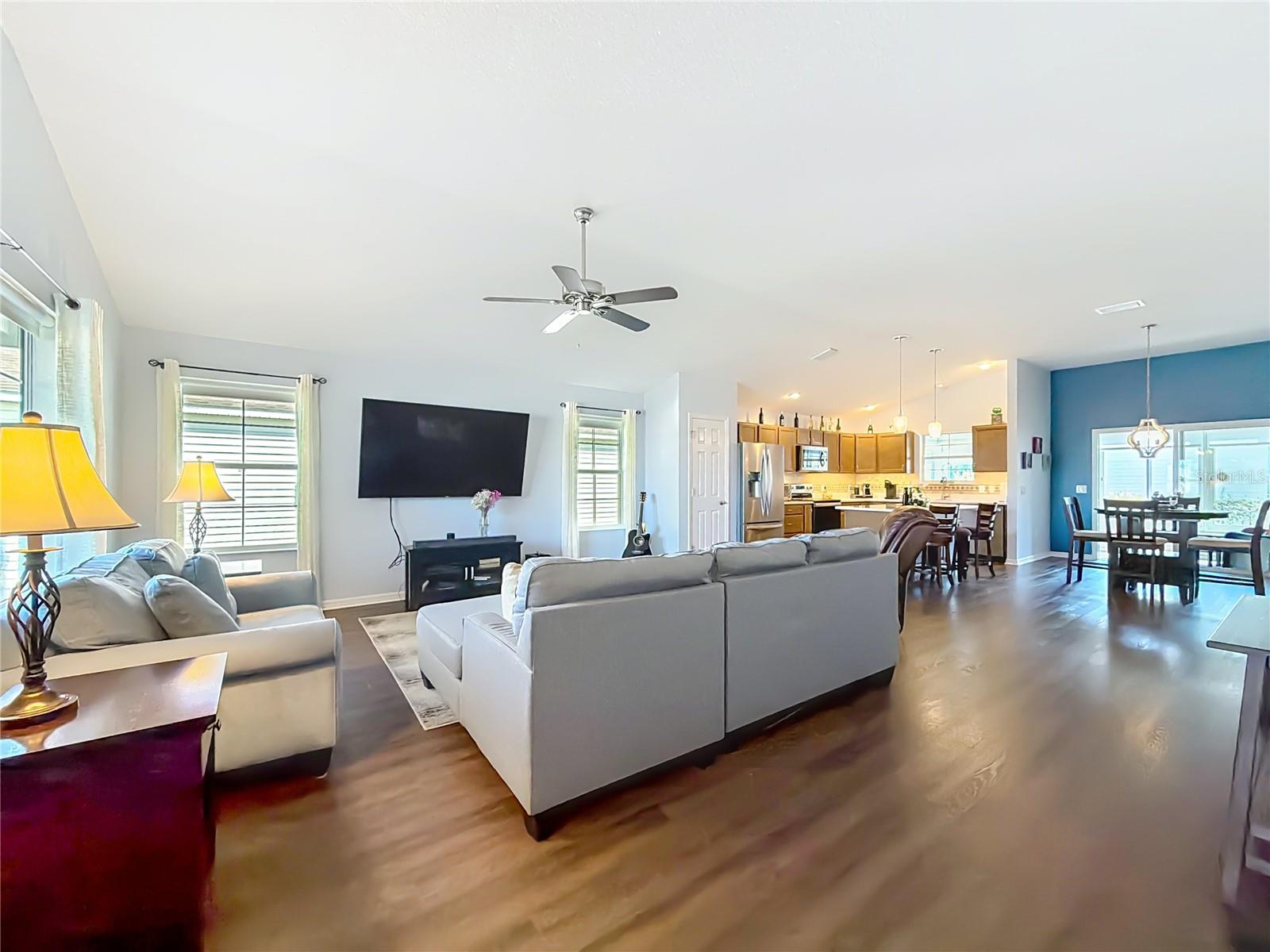 3435 INVERARY AVENUE W