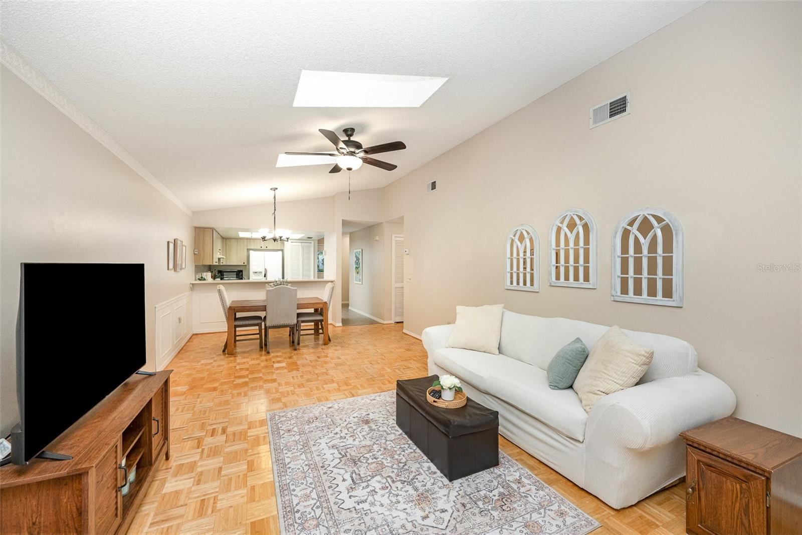 3033 DUNHILL DRIVE