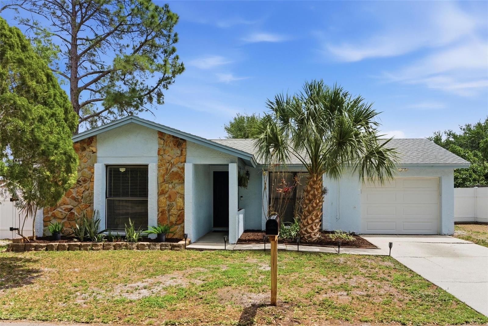 7507 WOODLAND OAKS COURT