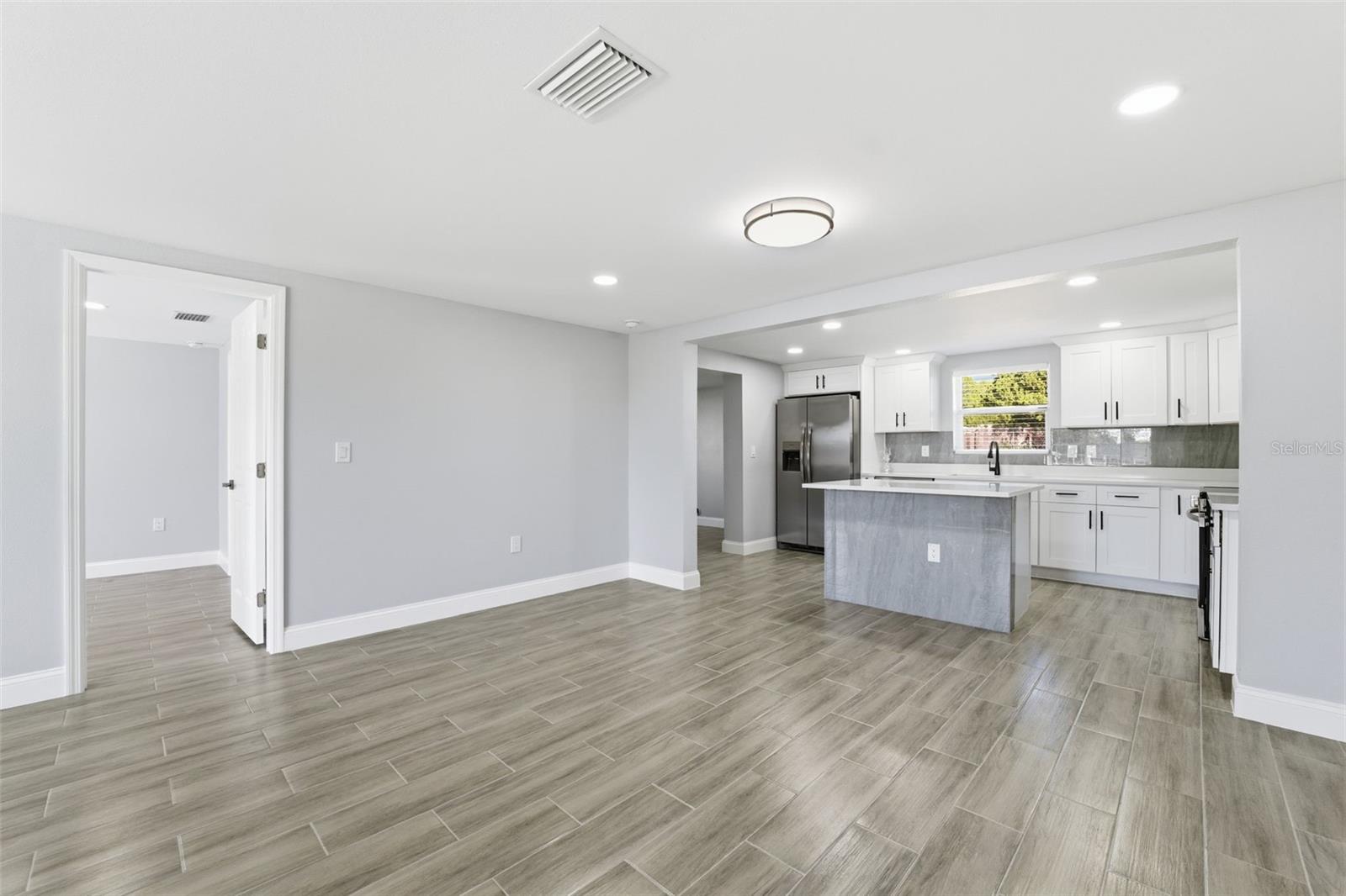 COUNTRY CLUB ESTATES - Residential