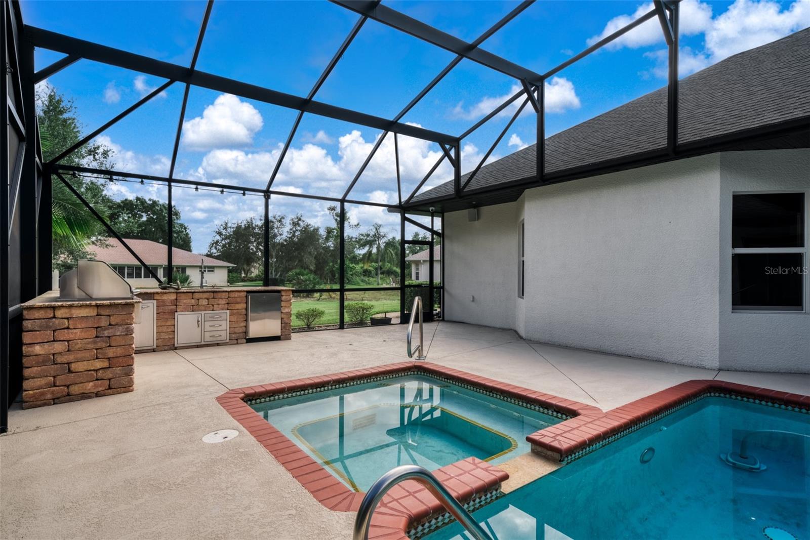 SUN N LAKE - Residential