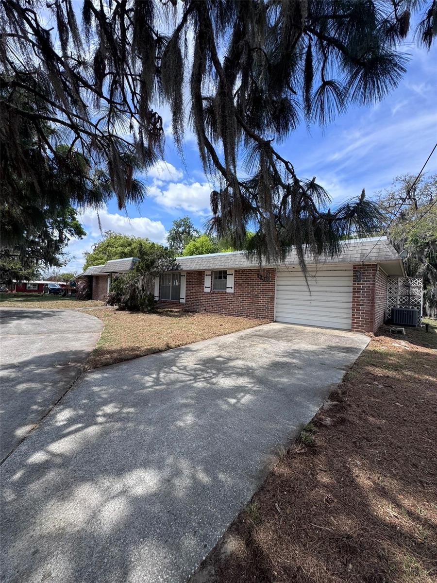 SUBURBAN SHORES - Residential