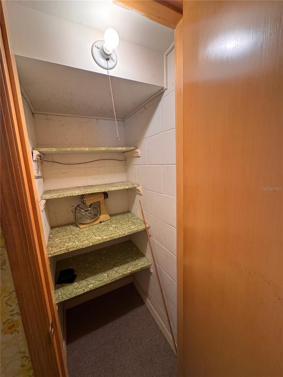 SUBURBAN SHORES - Residential