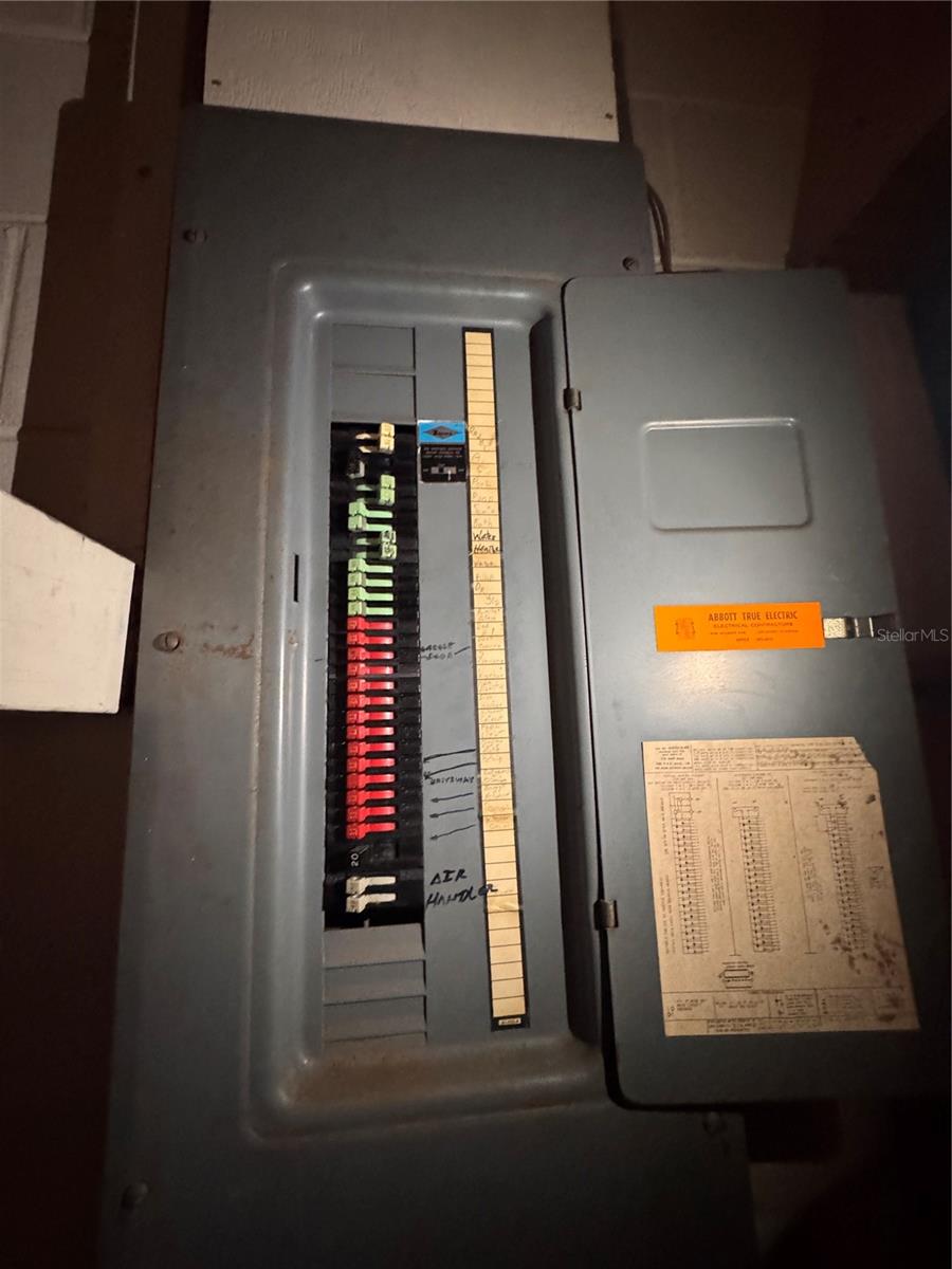 SUBURBAN SHORES - Residential