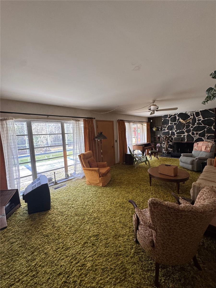 SUBURBAN SHORES - Residential