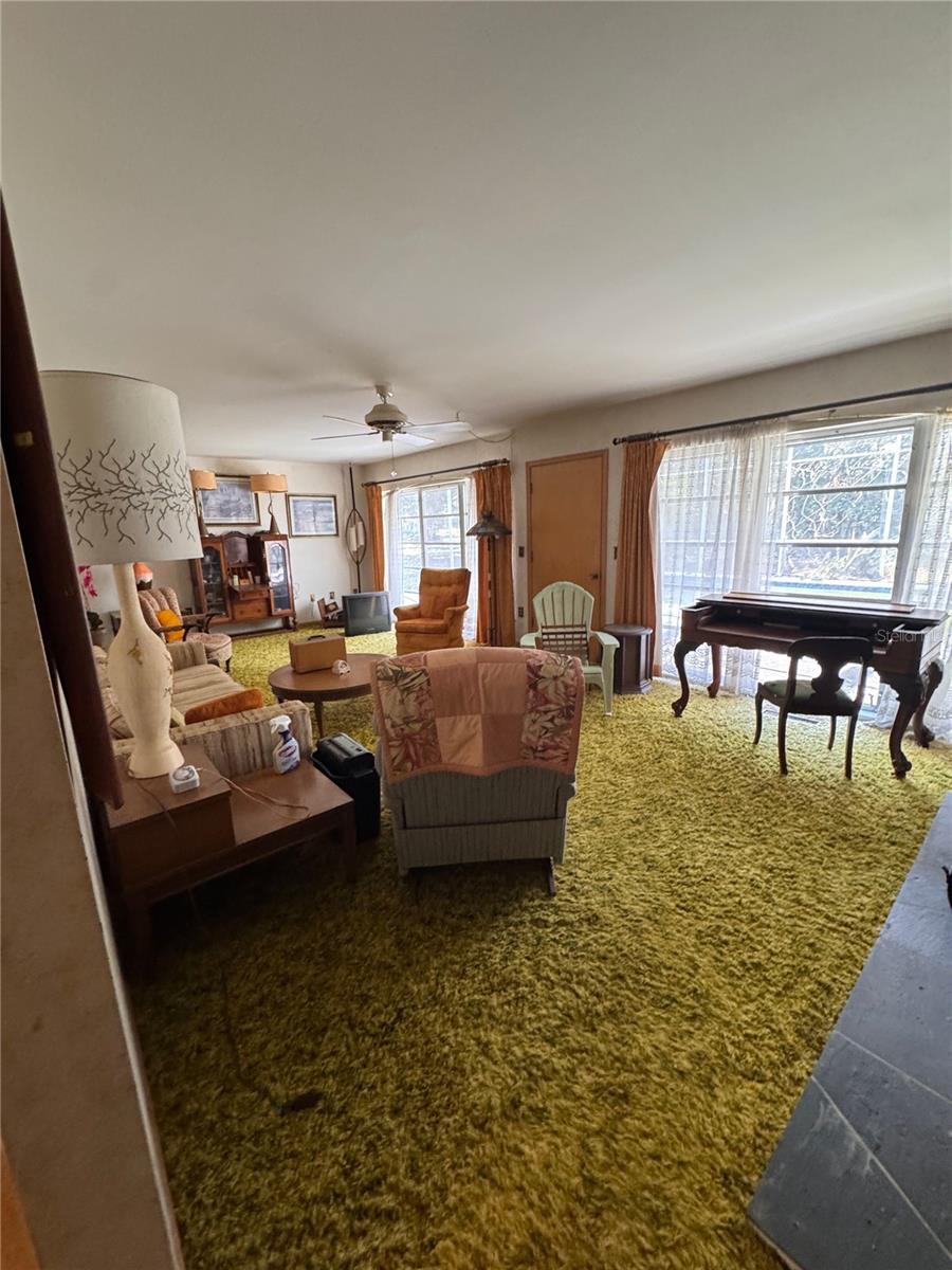 SUBURBAN SHORES - Residential