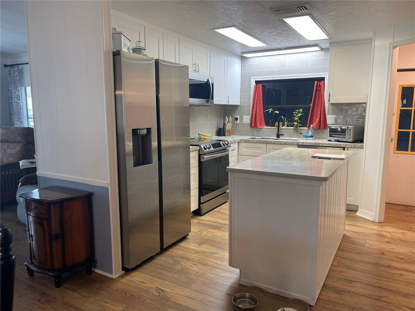 CONTINENTAL COUNTRY CLUB - Residential