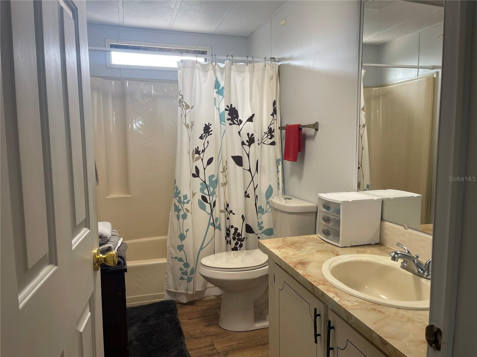 CONTINENTAL COUNTRY CLUB - Residential