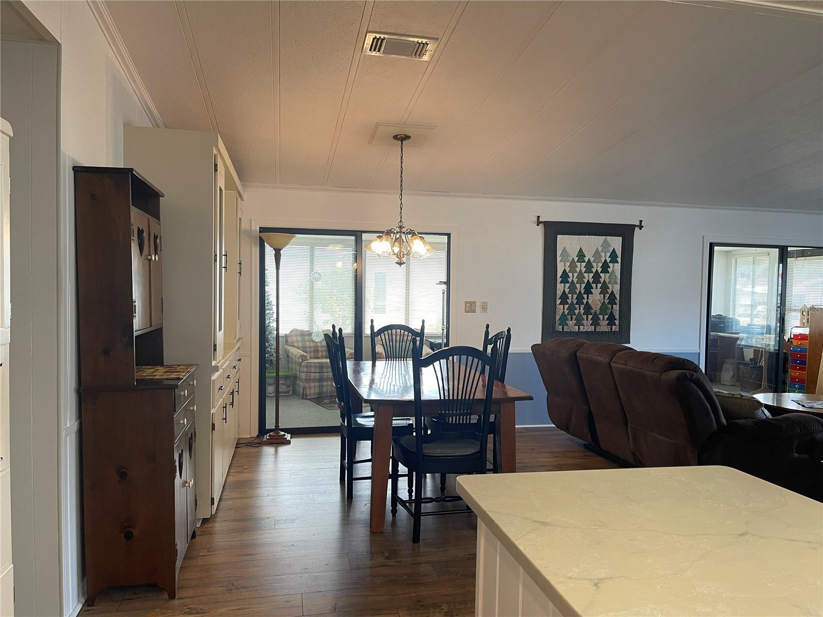 CONTINENTAL COUNTRY CLUB - Residential