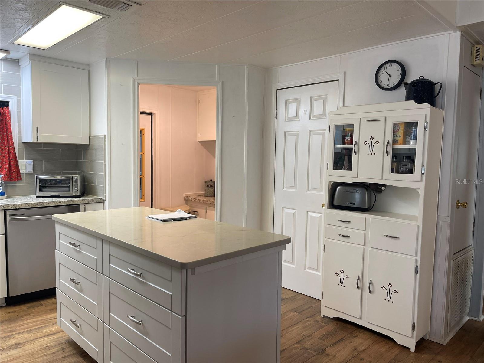 CONTINENTAL COUNTRY CLUB - Residential