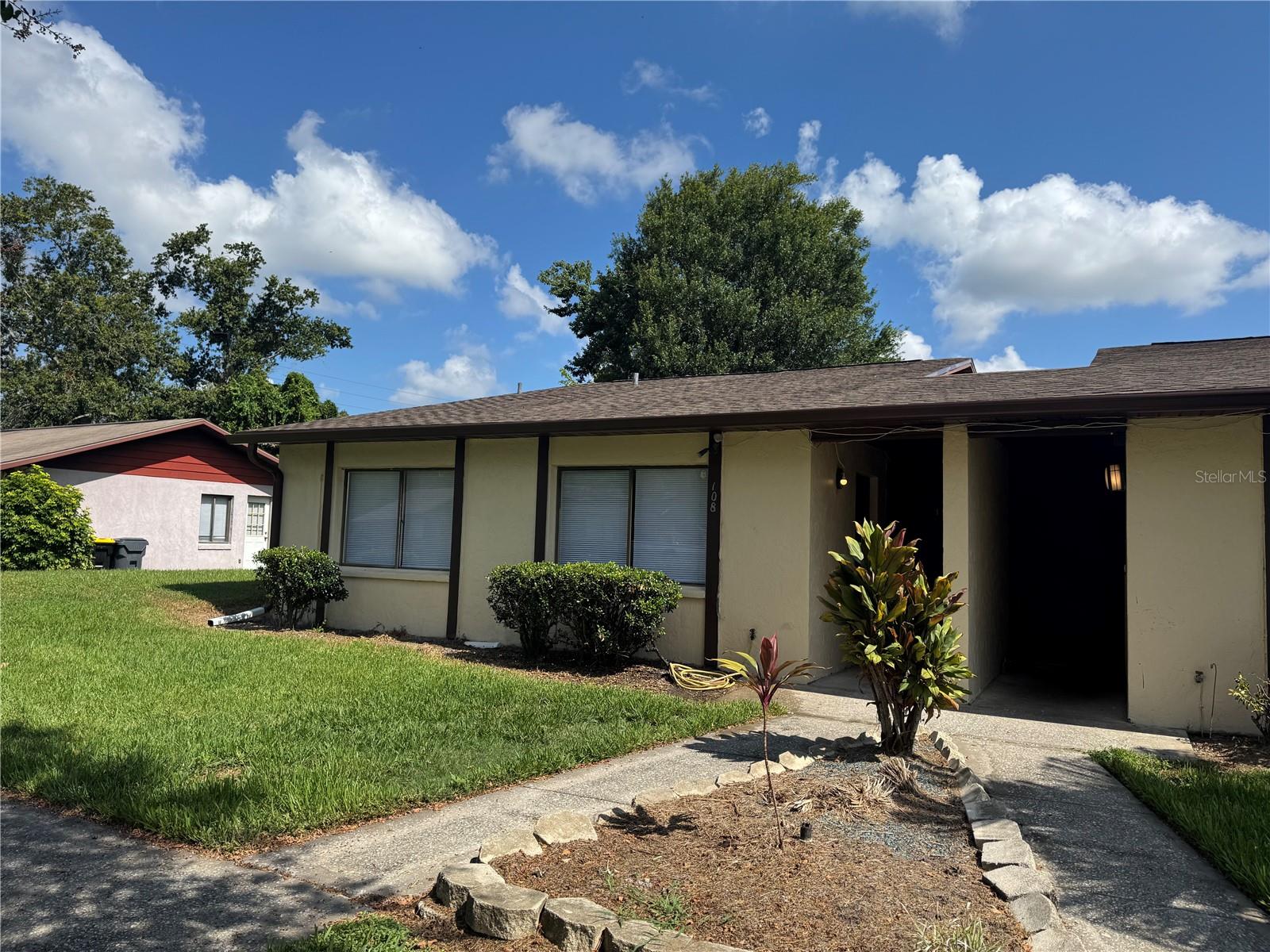 Newly painted duplex unit. Large 2 bedroom 2 full bath unit with screened lanai off back of home.
