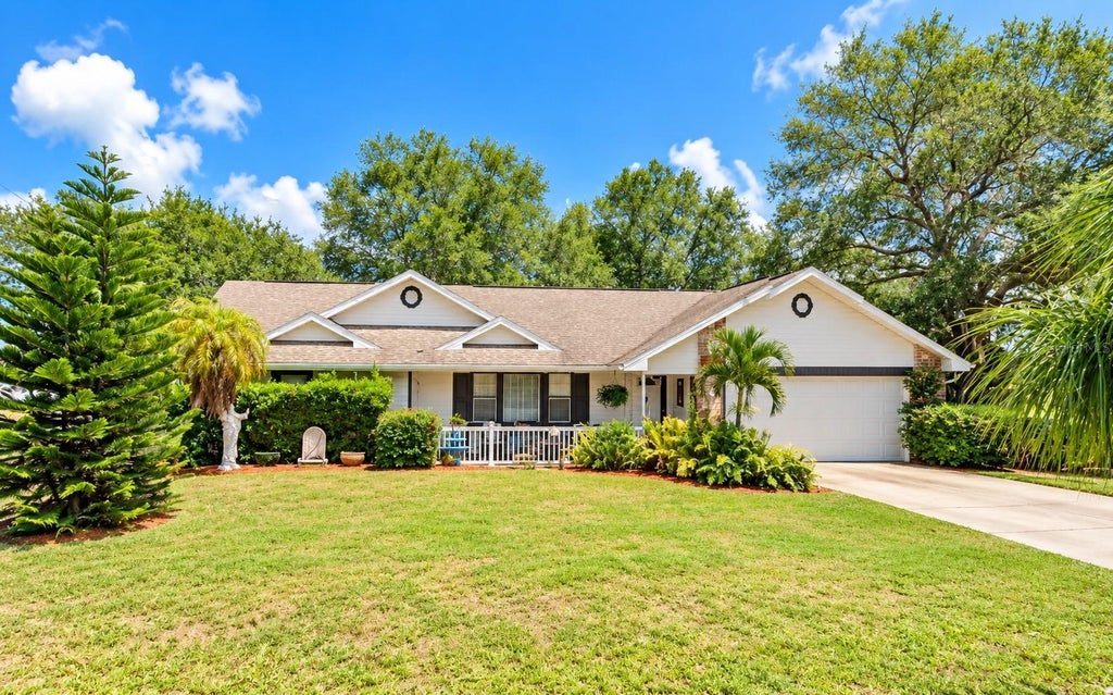 Photo of 2727 NE 4th Place, Cape Coral, FL 33909 (MLS # O6441957)