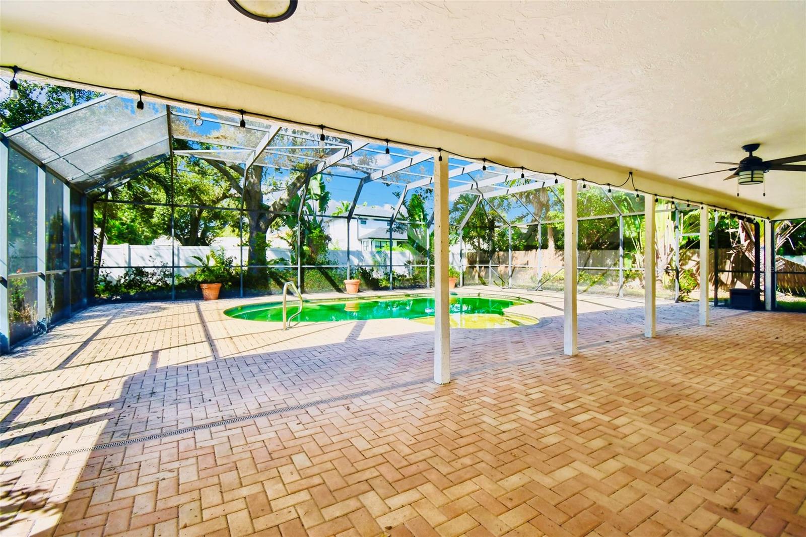 SNELL ISLE - Residential