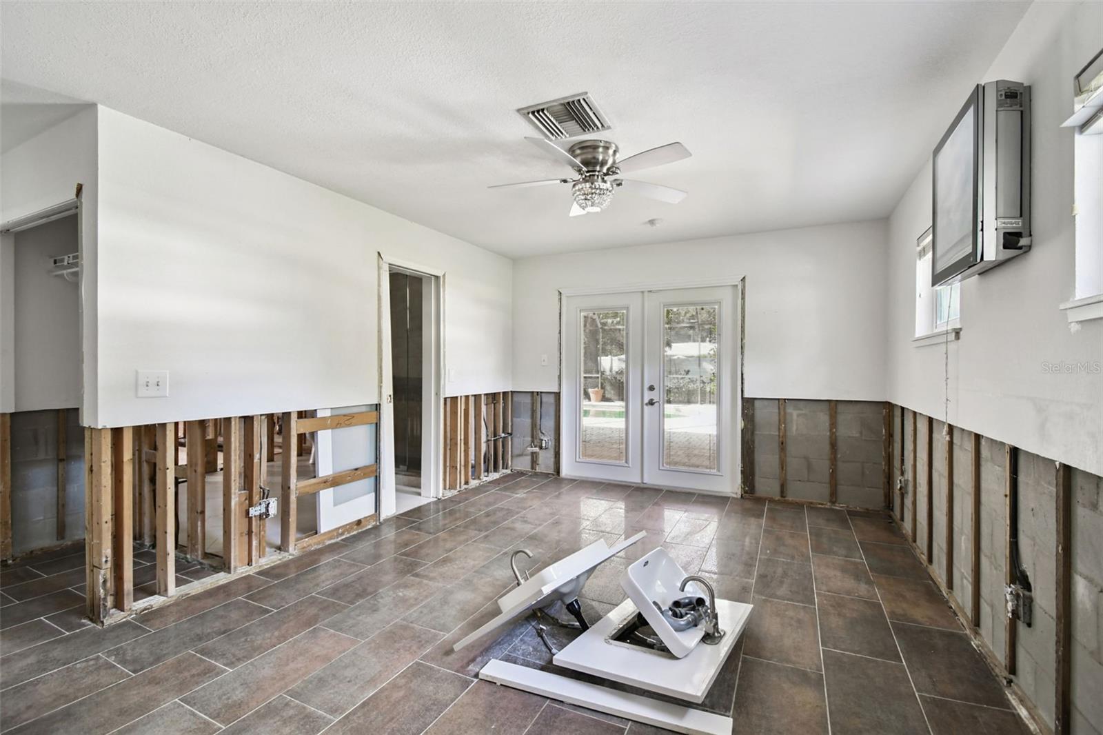 SNELL ISLE - Residential