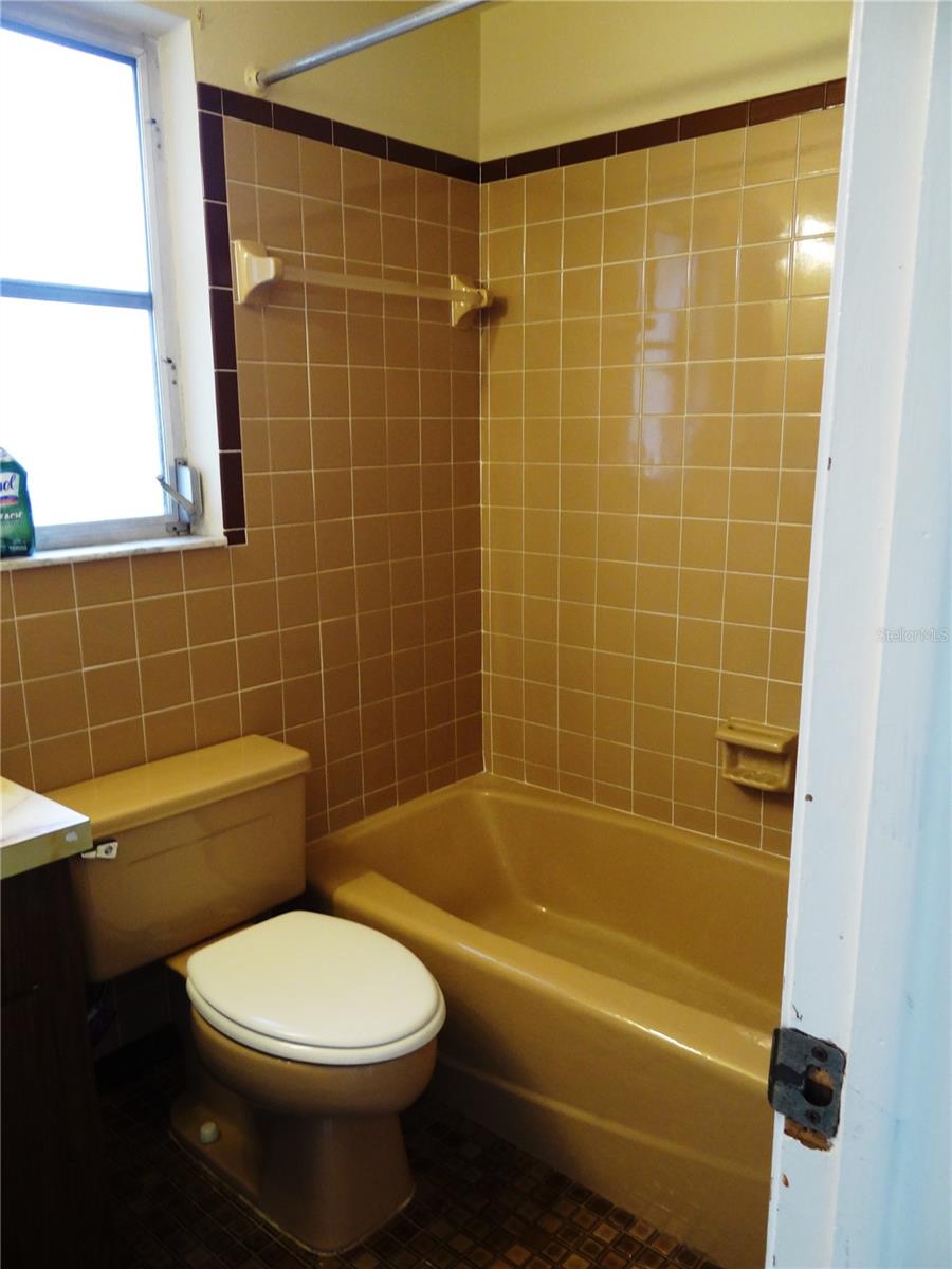 LAKE PASADENA DEV - Residential Lease