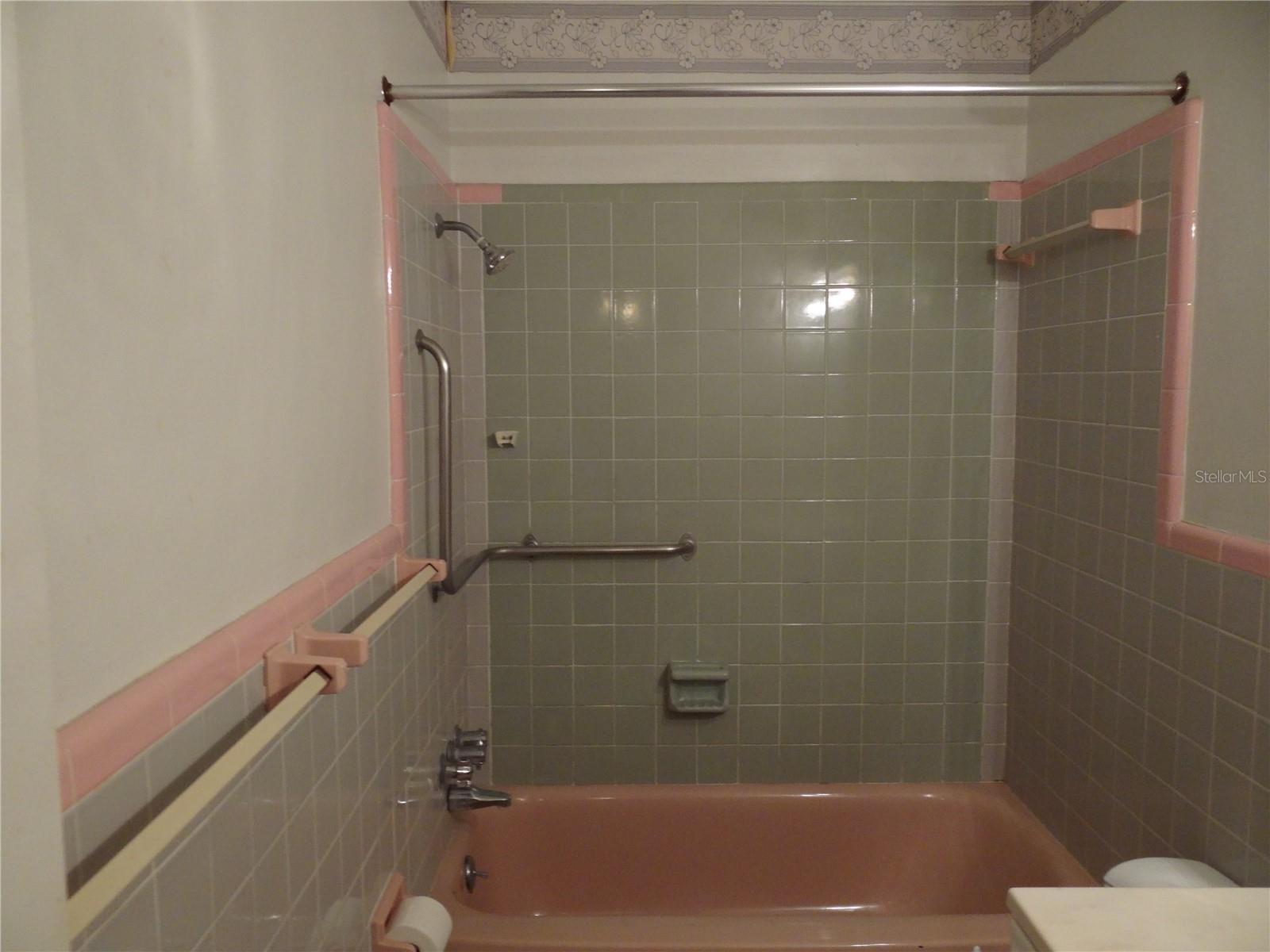 LAKE PASADENA DEV - Residential Lease