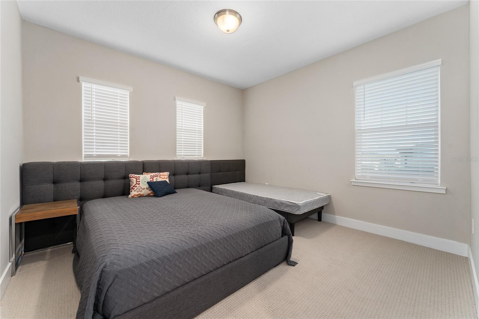 VILLAGES/MINNEOLA HILLS PH B - Residential