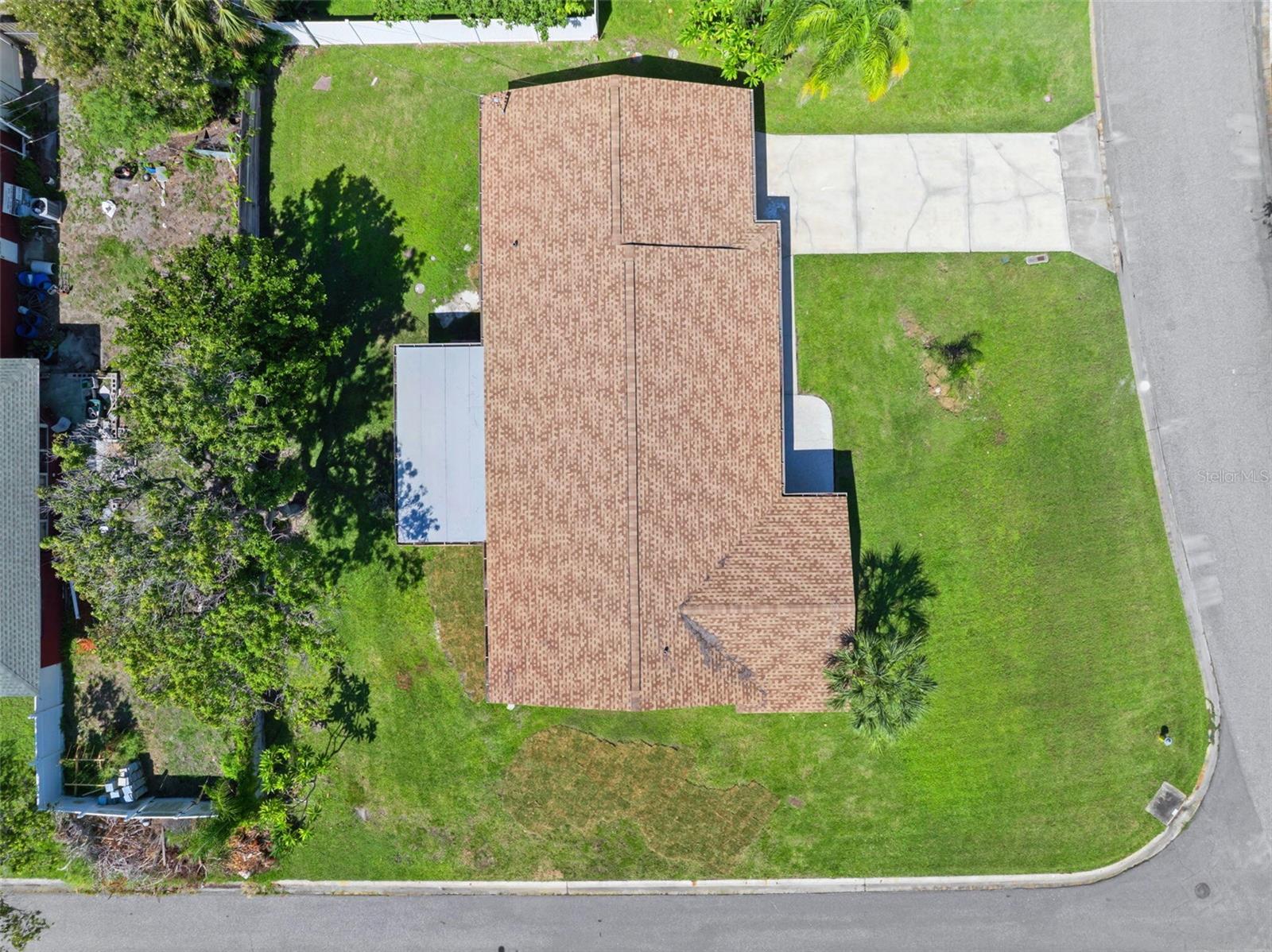 TROPICAL SHORES - Residential