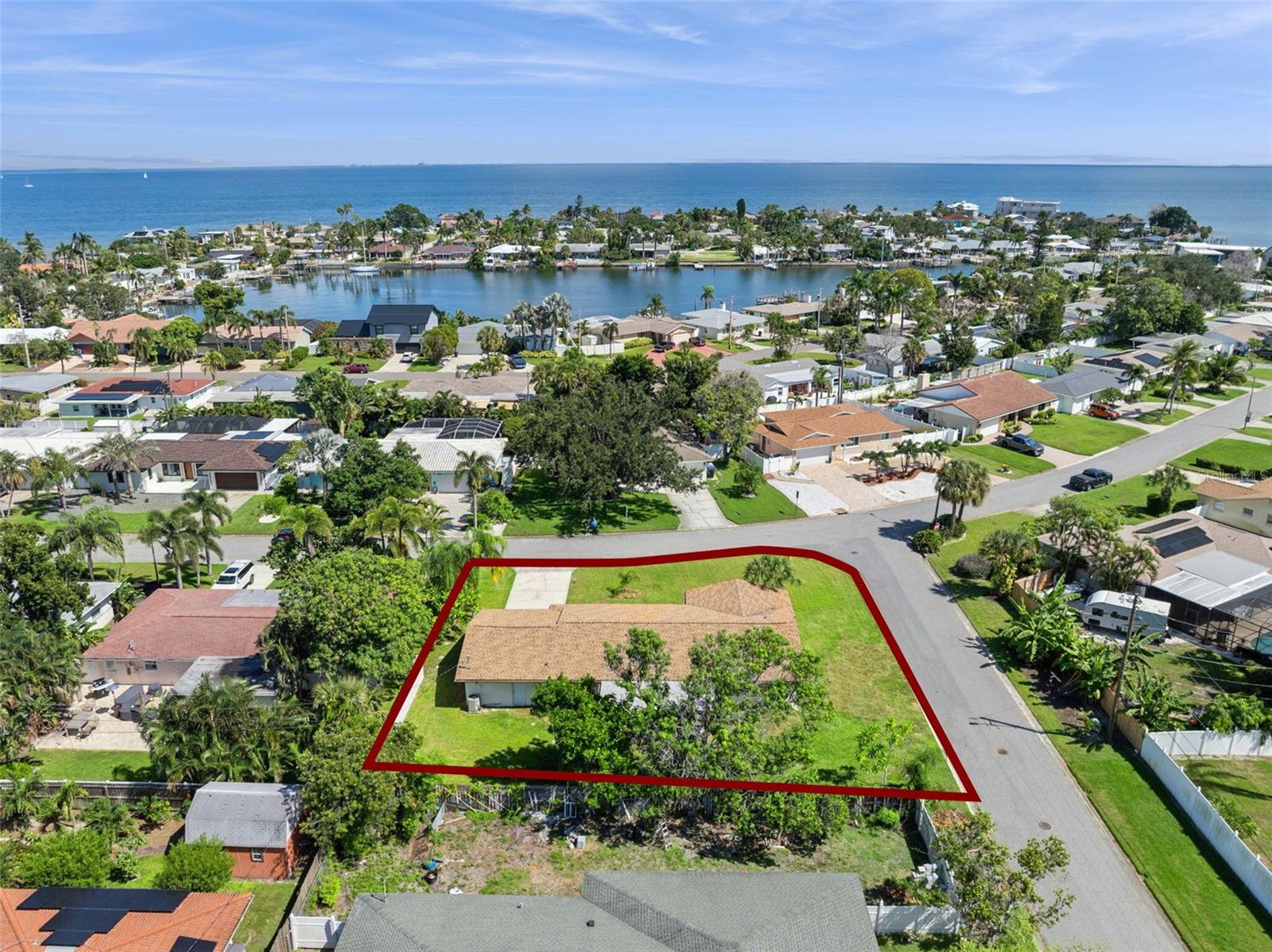 TROPICAL SHORES - Residential