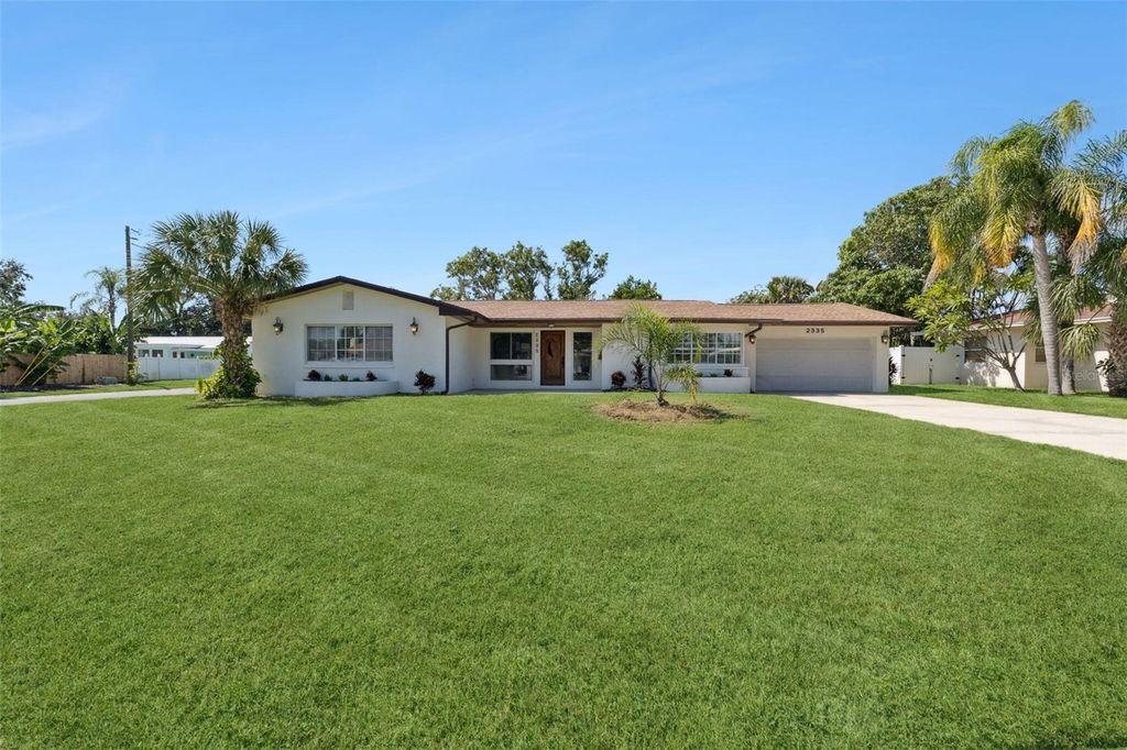 Photo of 2335 Tropical Shores Drive SE, St Petersburg, FL 33705 (MLS # O6351381)