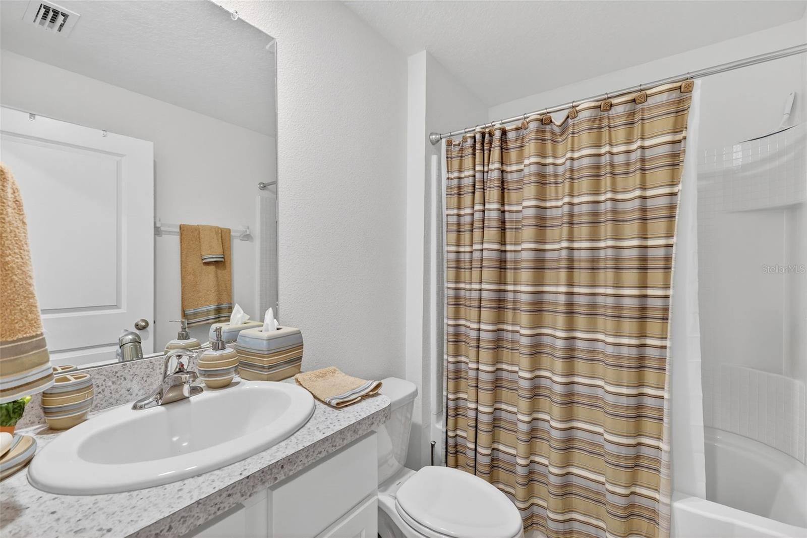 TRIUMPH SOUTH PH 1 - Residential