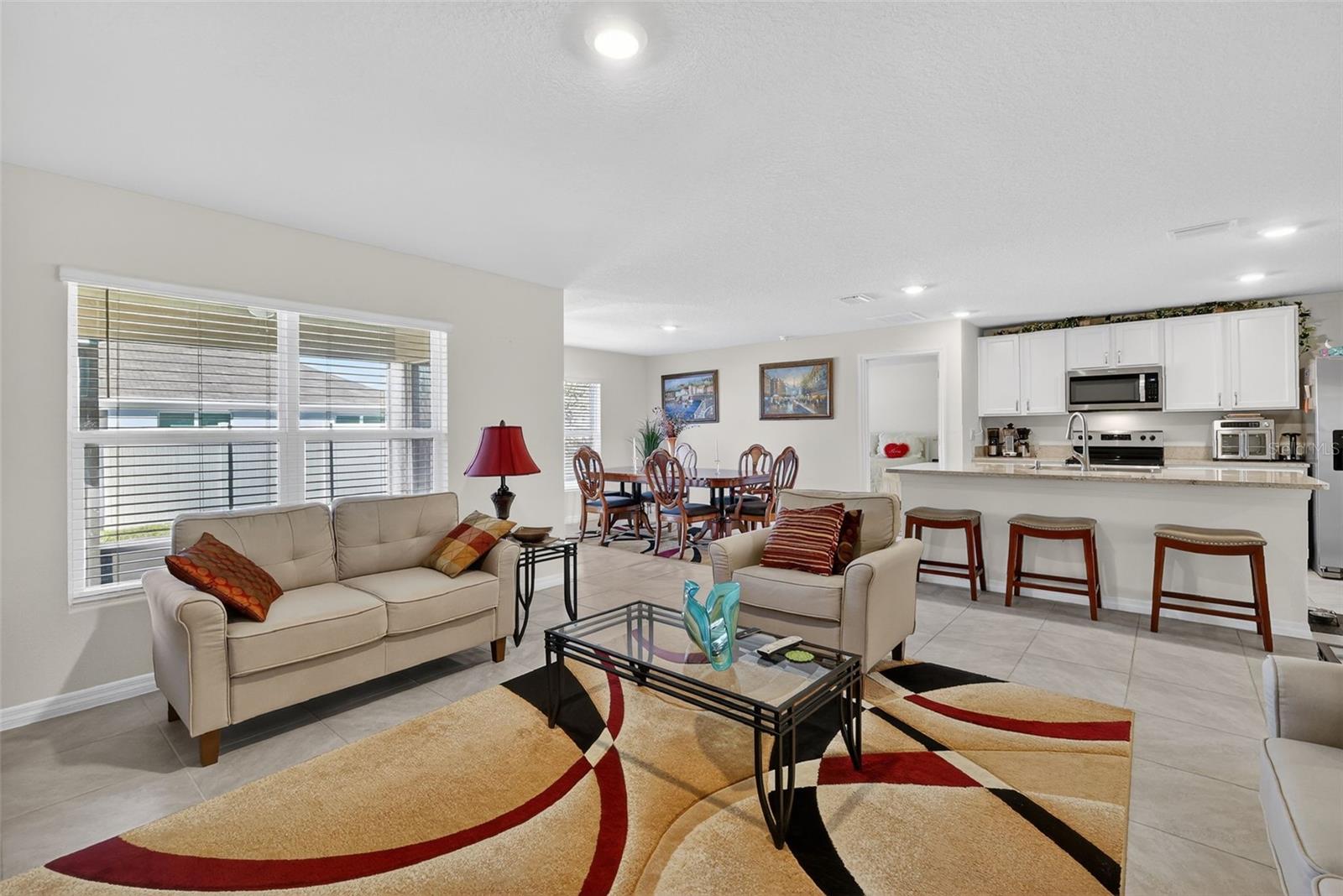 TRIUMPH SOUTH PH 1 - Residential