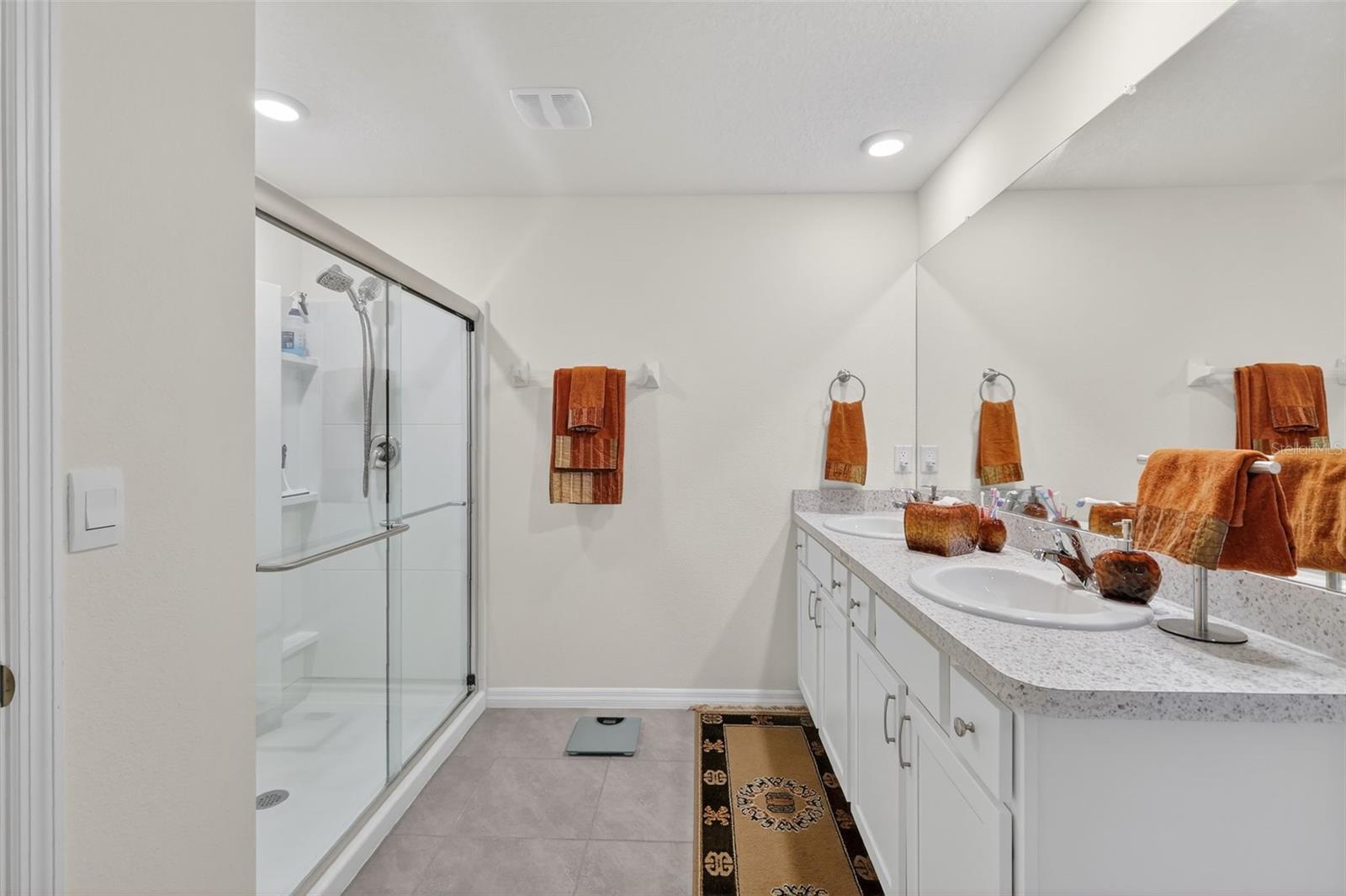 TRIUMPH SOUTH PH 1 - Residential